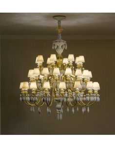 Lámpara de techo de araña de porcelana en lustre oro  – Chandelier 12, 24, 40 brazos – Lladró