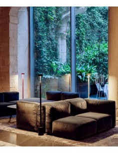 Pie de salón Peak - Milán - Lámpara LED con diseño minimalista en 3 colores