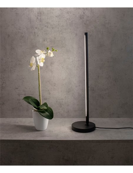 Lámpara de escritorio Torch – Mantra – Lámpara de mesa minimalista, orientable, LED 3000K