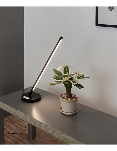 Lámpara de escritorio Torch – Mantra – Lámpara de mesa minimalista, orientable, LED 3000K