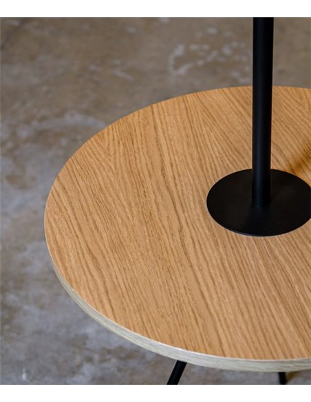 Lámpara de pie Hold – Massmi – Lámpara con mesita de madera, Altura: 168 cm