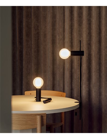 Lámpara de mesa Nude Clip – LedsC4 – Cabezal orientable, Lámpara con pinza E27