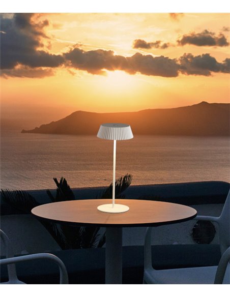 Lámpara de mesa portátil Relax – Mantra – LED regulable, táctil atenuable, 3 colores