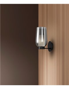 Aplique de pared Nora – Mantra – Lámpara decorativa con pantalla de cristal transparente