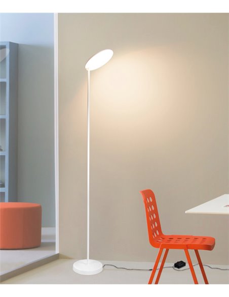 Lámpara de pie Nassau – Mantra – Pantalla orientable, LED regulable