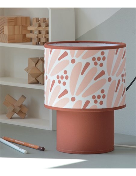 Lámpara de mesa Maggie - IDP Lampshades - Lámpara infantil textil terra rosa