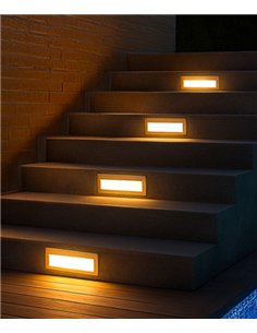 Lámpara empotrable de exterior Step - Conalux - Diseño blanco para iluminar escalones, 2 tamaños