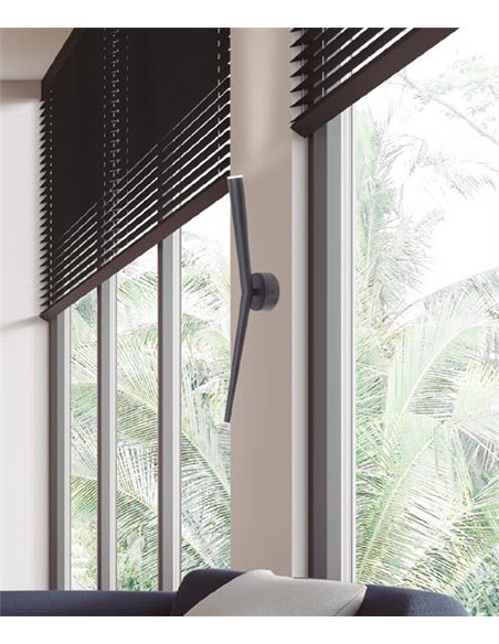 Aplique de pared Boomerang - Mantra - Lámpara LED vertical en forma de antorcha