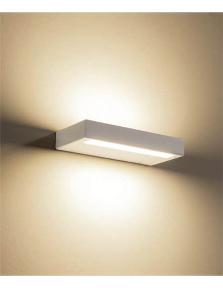 Aplique de pared Conil - Mantra - Lámpara LED lineal con luz indirecta