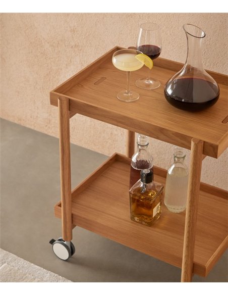 Carrito auxiliar Mai Tai - Punt Mobles - Mueble bar con ruedas de madera y bandejas