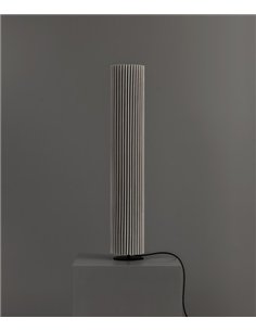 Lámpara de mesa Núa Large - a-emotional light - Diseño cilíndrico de malla metálica con presencia escultórica 2