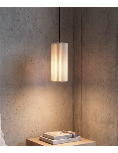 Lámpara colgante Núa - a-emotional light - Diseño vertical de malla metálica con textura decorativa