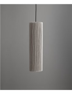 Lámpara colgante Núa - a-emotional light - Diseño vertical de malla metálica disponible en 2 tamaños 2