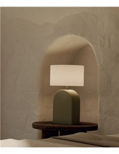 Lámpara de mesa Lopo - Aromas - Base cerámica arqueada con relieve y pantalla cilíndrica