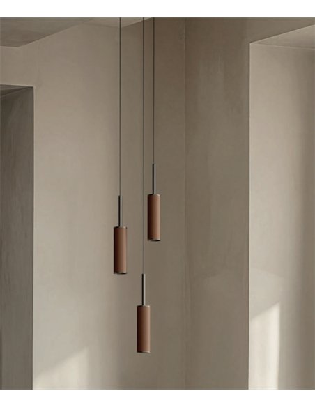 Lámpara colgante Tura - Aromas - Formato tubular con detalle en cuero y luz regulable