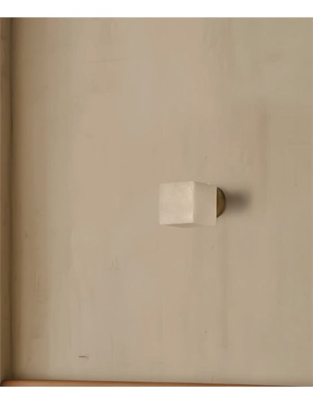 Aplique de pared Cubic - Aromas - Cubo de alabastro con luz regulable