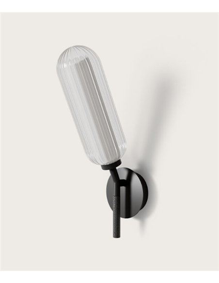 Aplique Lari - Aromas - Diseño vertical con cristal estriado