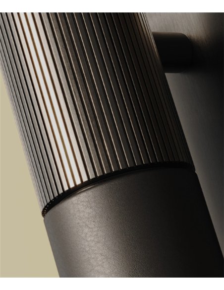Aplique de pared Tura - Aromas - Foco orientable revestido en cuero con interruptor integrado