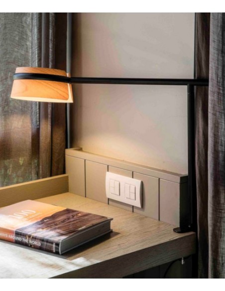 Lámpara de mesa de metal y madera LED orientable 350º y regulable en intensidad 2700K – Loop – Faro
