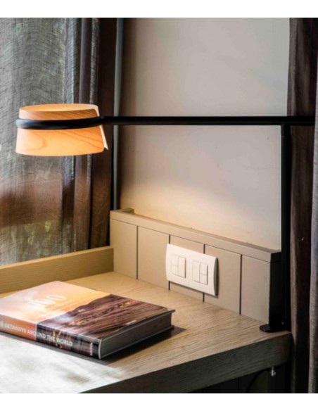 Lámpara de mesa de metal y madera LED orientable 350º y regulable en intensidad 2700K – Loop – Faro