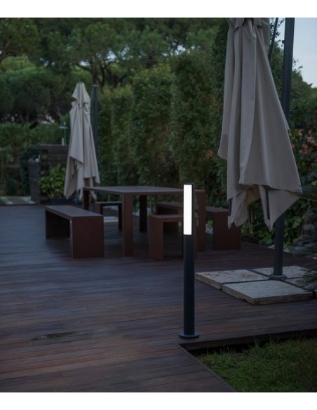 Serie iluminación LED formado por dos balizas y una farola Beret - Faro
