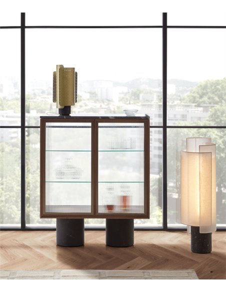 Lámpara de pie Rio – Punt Mobles – Pantalla textil de algodón, Base mármol marquina, LED regulable 2700K