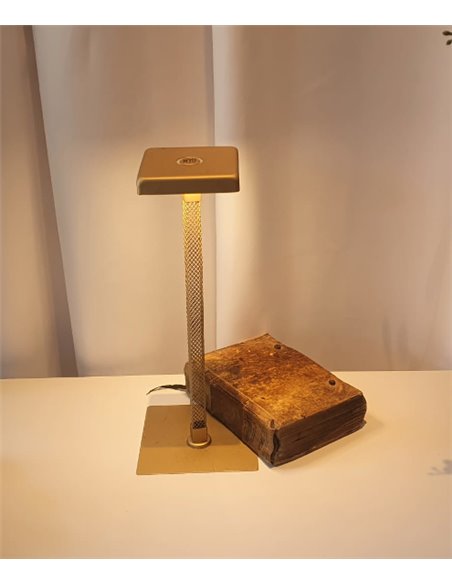 Lámpara de mesa Tessia – Myo – Diseño minimalista en 3 colores, regulable, pantalla orientable