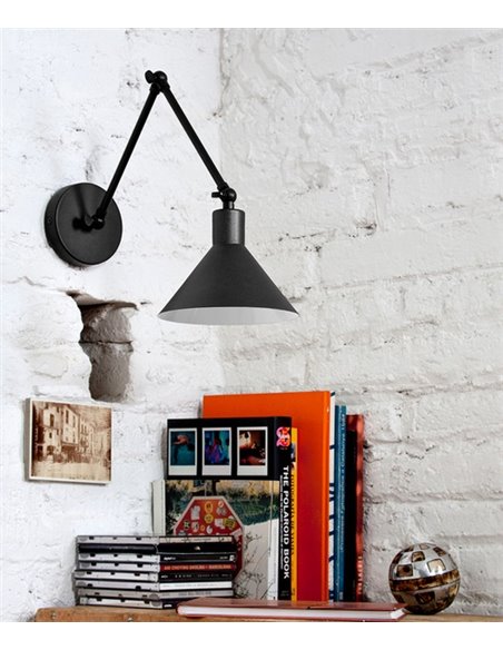 Aplique de pared Capuchina – Luxcambra – Brazo articulable, acabado negro