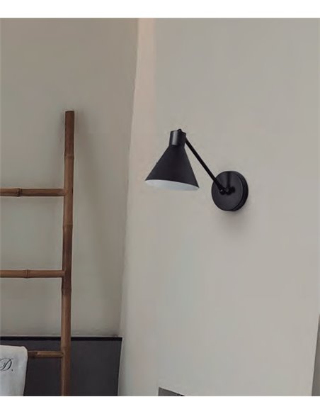 Lámpara de pared Capuchina – Luxcambra – Aplique con brazo orientable, acabado negro
