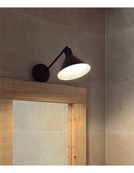 Lámpara de pared Capuchina – Luxcambra – Aplique con brazo orientable, acabado negro
