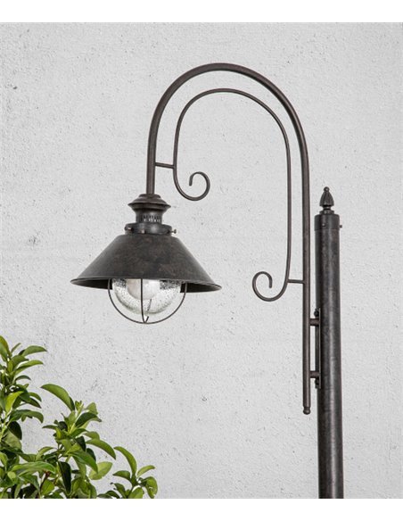 Farola clásica disponible con 1, 2 o 3 luminarias Náutica - Faro
