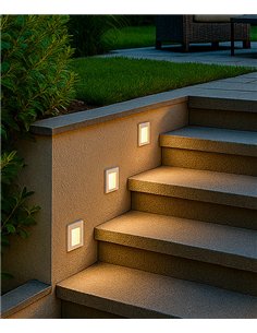 Foco empotrable de exterior Krok - Conalux - Lámpara cuadrada para iluminar escaleras