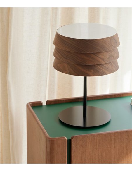 Lámpara de mesa Sussex - Punt Mobles - Diseño en madera con pantalla de lamas para aparador