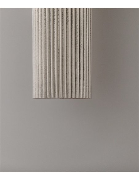 Lámpara colgante Núa - a-emotional light - Diseño vertical de malla metálica con textura decorativa