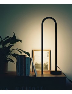 Bow table lamp