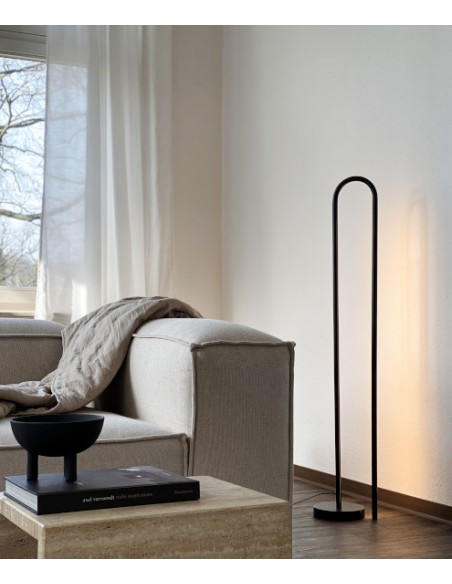 Bow floor lamp