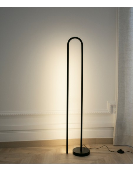 Bow floor lamp