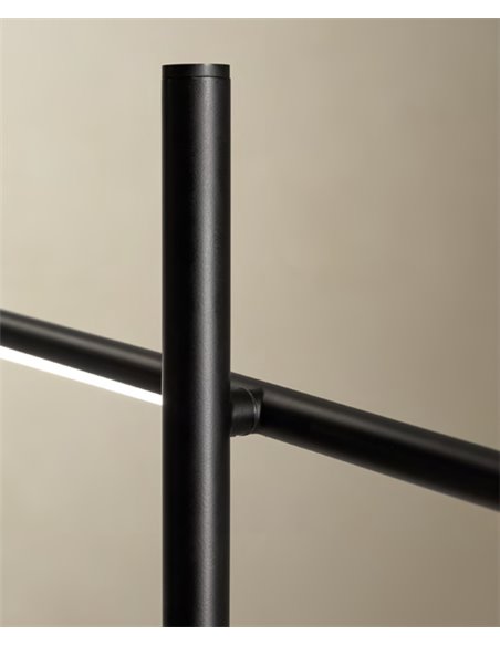 Lámpara de pie Tubs – Leds C4 – Base en mármol, orientable y regulable