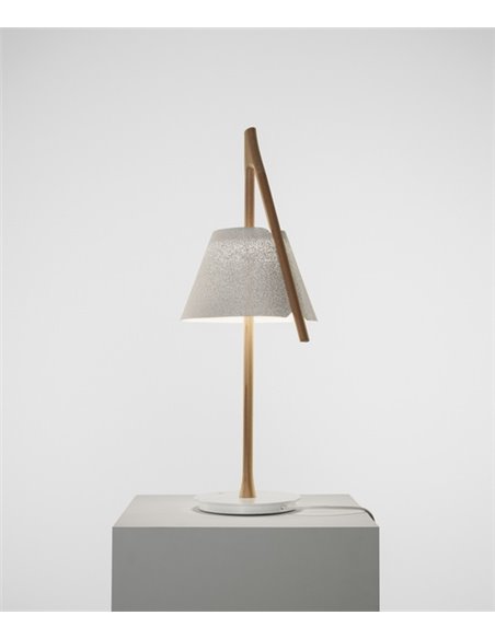 Cambo table lamp - a-emotional light - Design lamp made of stainless steel + beech wood, Height: 64 cm, LED Dimmable 2700K 850 l