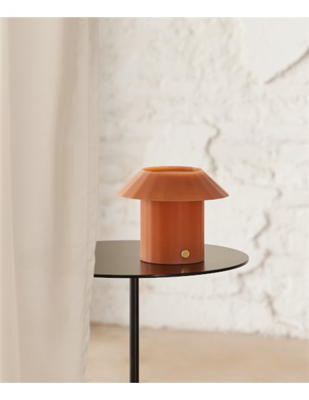 Lámpara portáil Mola - FOC - Lámpara minimalista en 3 colores, incluye mando a distancia
