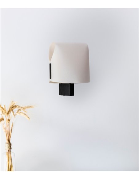 Luang wall light - Faro - Parchment lampshade in white or camel