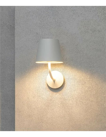 Lámpara LED aplique disponible en dos colores – Toc – Faro
