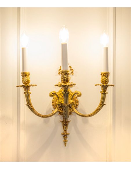 Singular Pieces wall light - Mariner - Classic design with 3 lights and shades