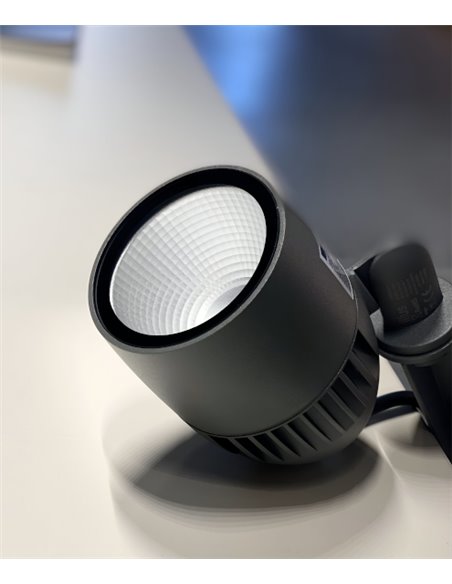 Surface mounted spotlight with spike - Illus - Adjustable floor spotlight LED