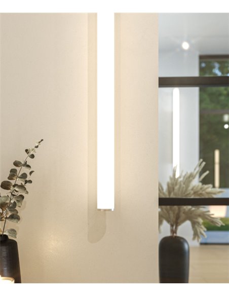 Tubi wall light - Beneito & Faure - Modern linear design