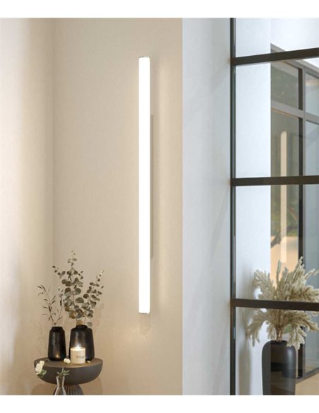 Tubi wall light - Beneito & Faure - Modern linear design