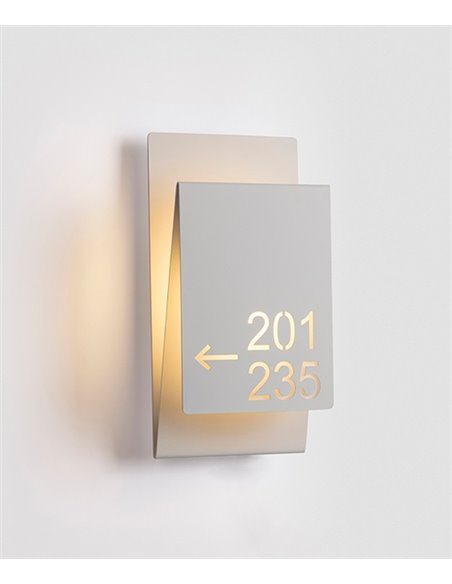 Zeta wall light - Luxcambra - Number lamp in black and white finshes