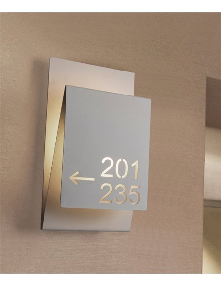 Zeta wall light - Luxcambra - Number lamp in black and white finshes