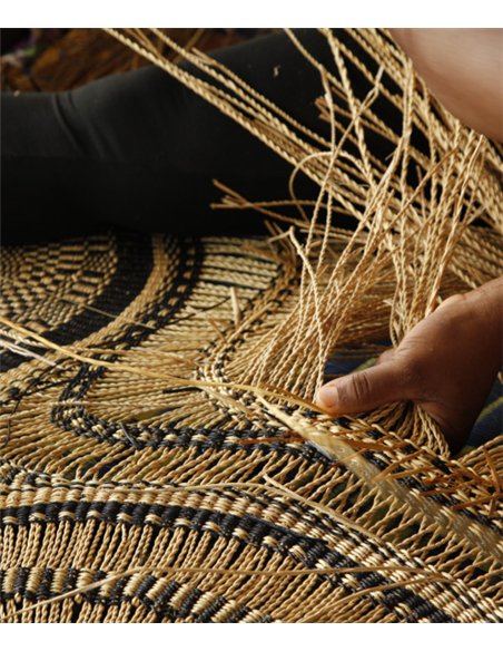 Gurunsi Single pendant light - PET Lamp - Handmade lamp with “elephant grass” natural fibre shade