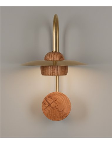 Txapela wall light - Pedret Lighting - Decorative oak wood lamp with brass disc